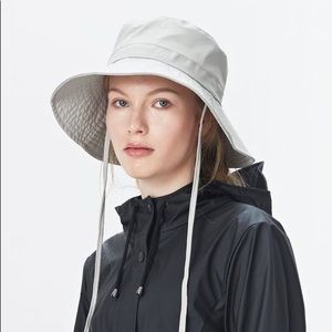 Rains Connie hat